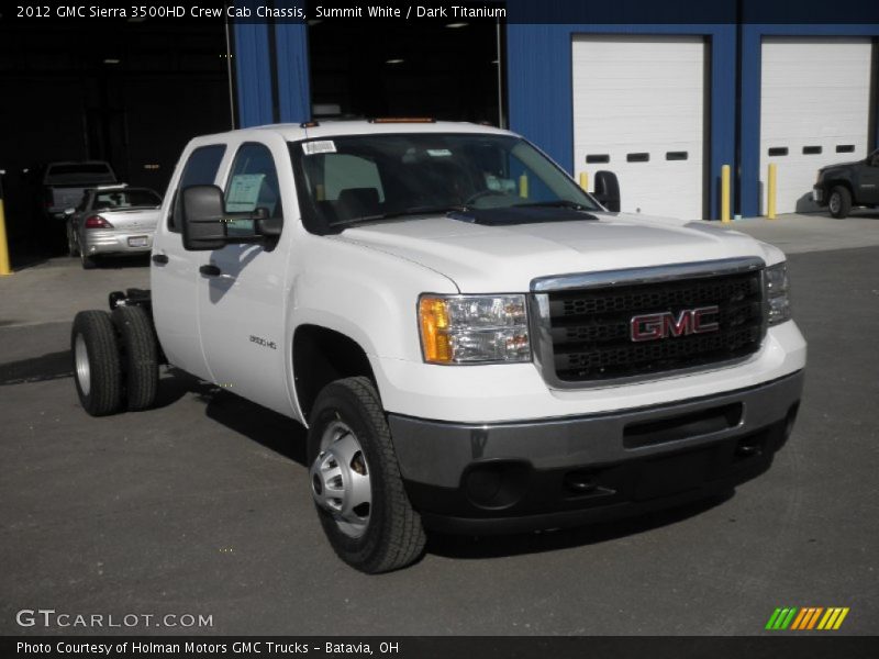 Front 3/4 View of 2012 Sierra 3500HD Crew Cab Chassis