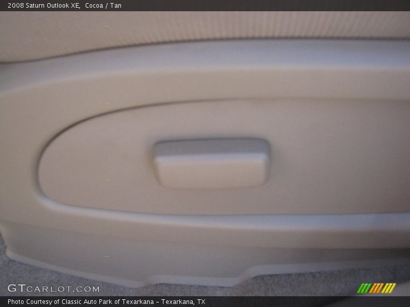 Cocoa / Tan 2008 Saturn Outlook XE