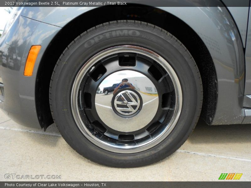 Platinum Gray Metallic / Titan Black 2012 Volkswagen Beetle 2.5L