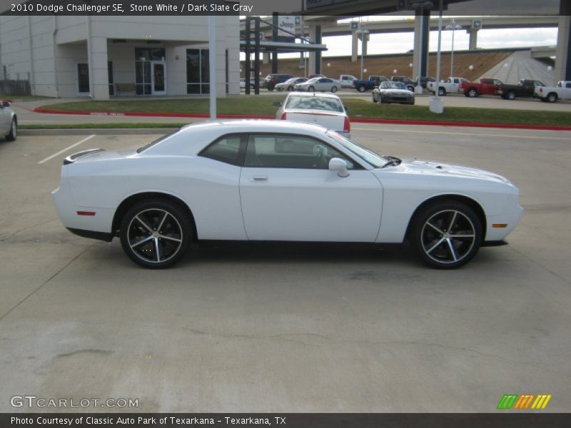 Stone White / Dark Slate Gray 2010 Dodge Challenger SE