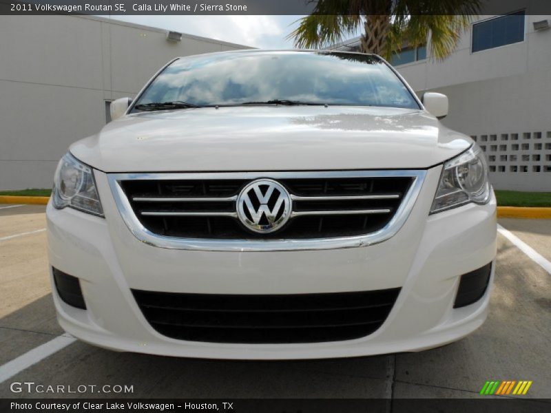 Calla Lily White / Sierra Stone 2011 Volkswagen Routan SE