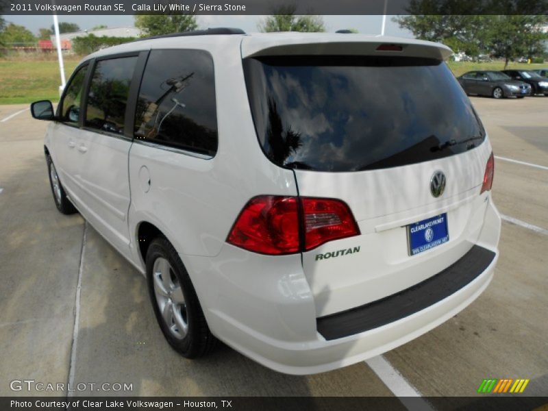 Calla Lily White / Sierra Stone 2011 Volkswagen Routan SE