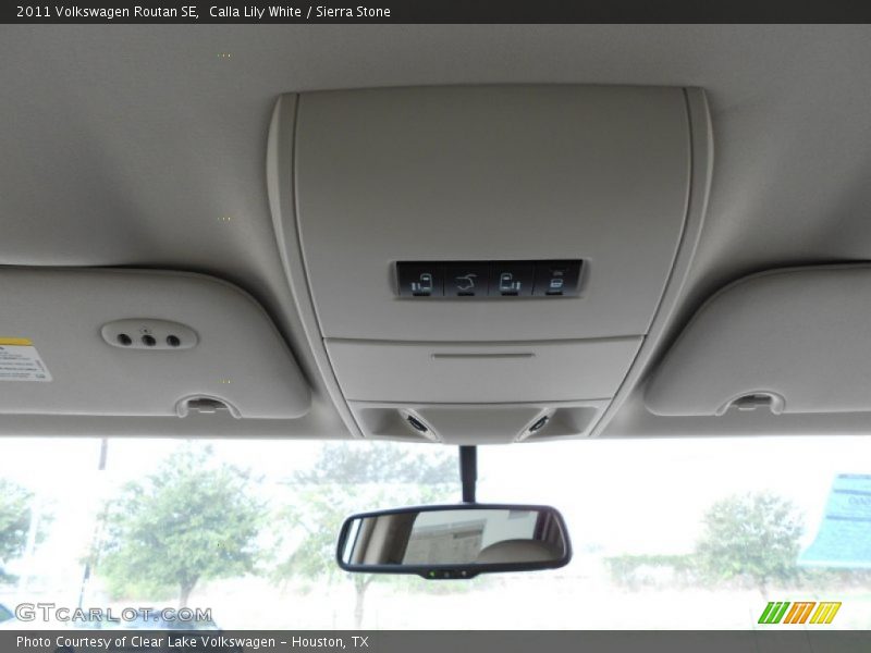 Calla Lily White / Sierra Stone 2011 Volkswagen Routan SE