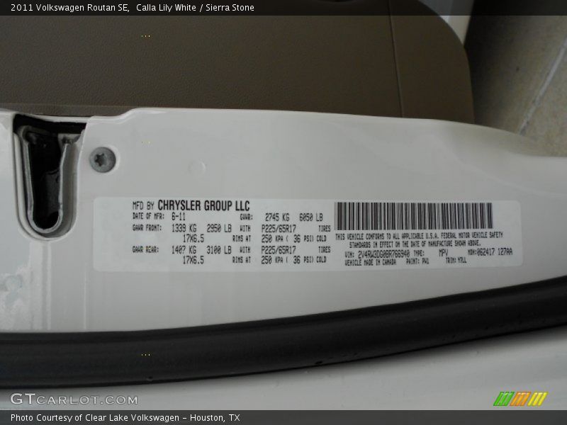 Calla Lily White / Sierra Stone 2011 Volkswagen Routan SE