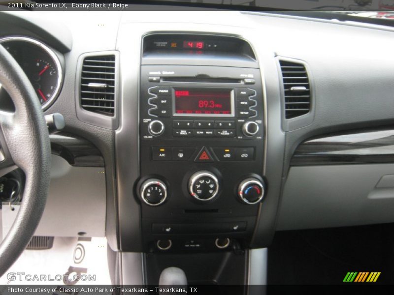 Ebony Black / Beige 2011 Kia Sorento LX
