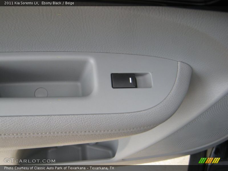 Ebony Black / Beige 2011 Kia Sorento LX