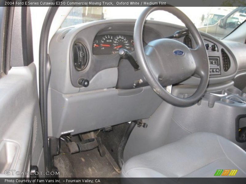 Oxford White / Medium Flint 2004 Ford E Series Cutaway E350 Commercial Moving Truck