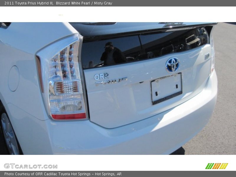 Blizzard White Pearl / Misty Gray 2011 Toyota Prius Hybrid III