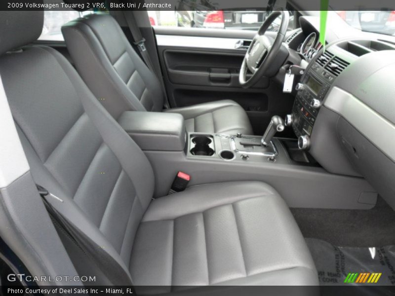 Black Uni / Anthracite 2009 Volkswagen Touareg 2 VR6