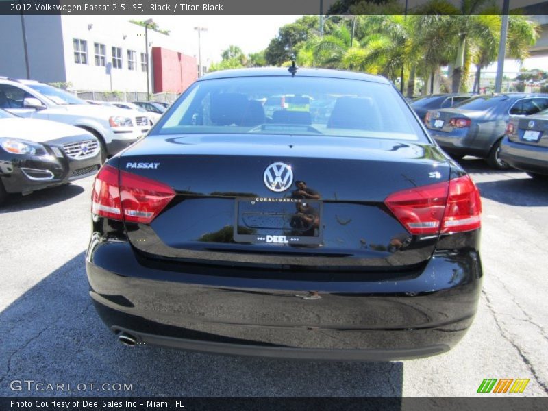 Black / Titan Black 2012 Volkswagen Passat 2.5L SE