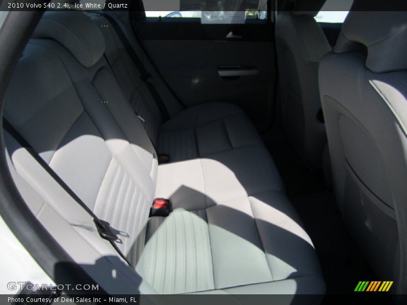 Ice White / Quartz 2010 Volvo S40 2.4i