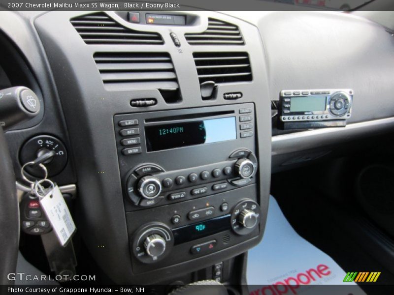 Controls of 2007 Malibu Maxx SS Wagon