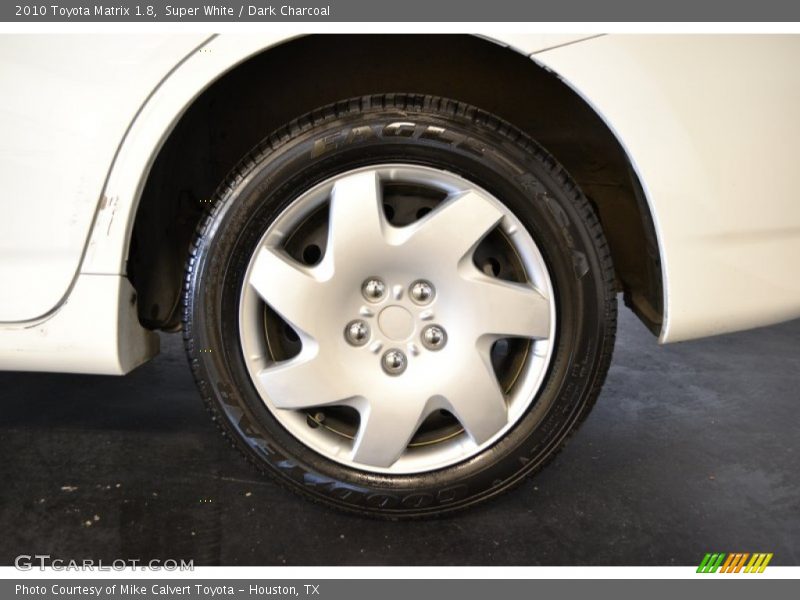 Super White / Dark Charcoal 2010 Toyota Matrix 1.8