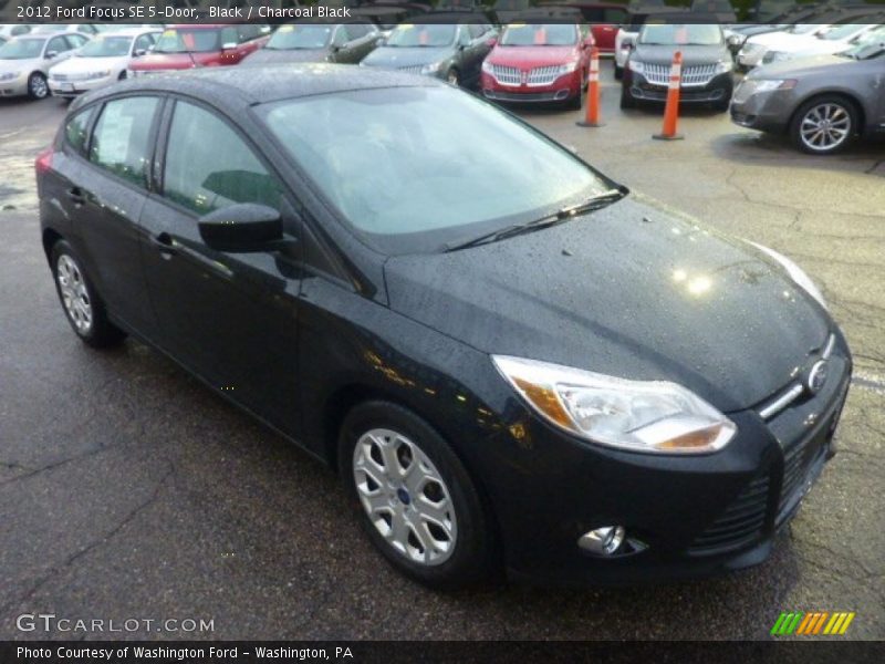 Black / Charcoal Black 2012 Ford Focus SE 5-Door