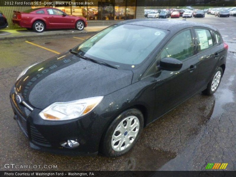 Black / Charcoal Black 2012 Ford Focus SE 5-Door
