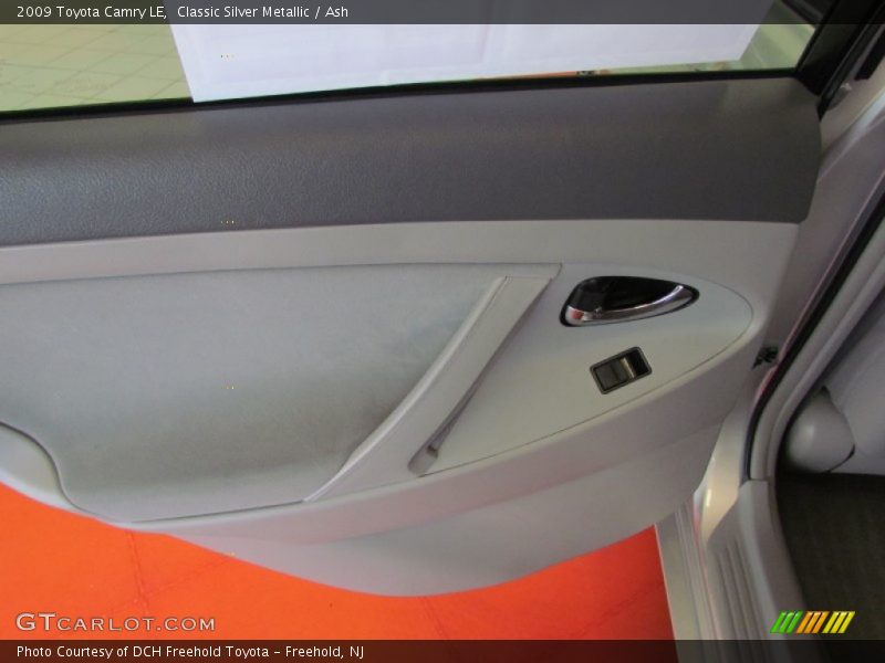 Classic Silver Metallic / Ash 2009 Toyota Camry LE