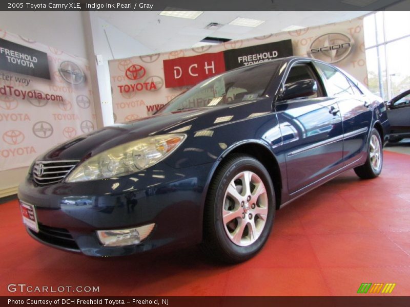 Indigo Ink Pearl / Gray 2005 Toyota Camry XLE
