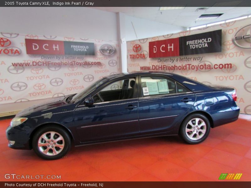 Indigo Ink Pearl / Gray 2005 Toyota Camry XLE