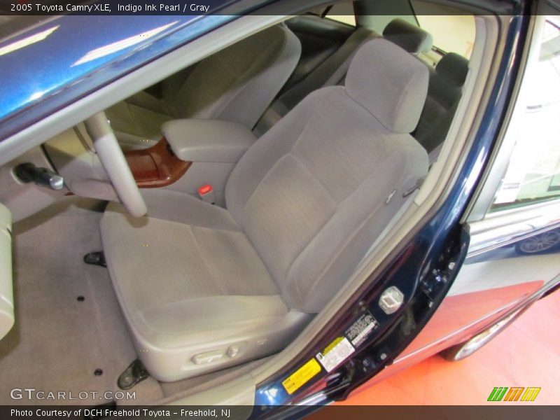 Indigo Ink Pearl / Gray 2005 Toyota Camry XLE