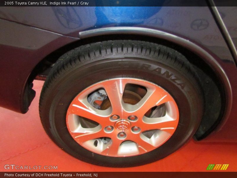 Indigo Ink Pearl / Gray 2005 Toyota Camry XLE