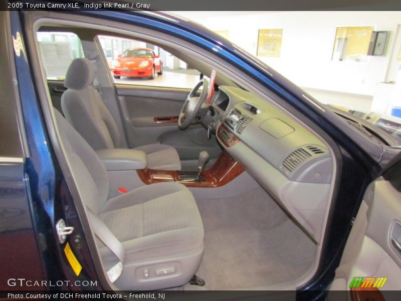 Indigo Ink Pearl / Gray 2005 Toyota Camry XLE
