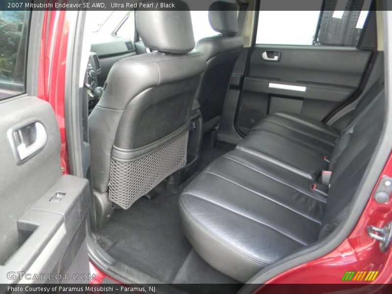 Ultra Red Pearl / Black 2007 Mitsubishi Endeavor SE AWD