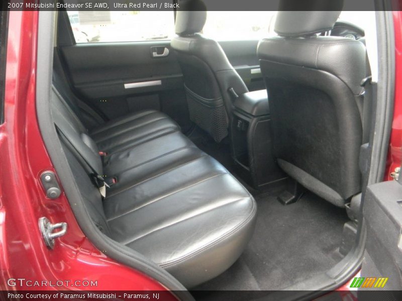 Ultra Red Pearl / Black 2007 Mitsubishi Endeavor SE AWD