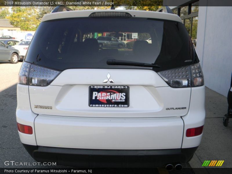 Diamond White Pearl / Beige 2007 Mitsubishi Outlander LS 4WD