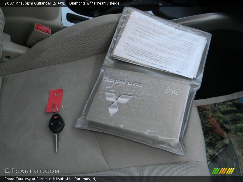 Diamond White Pearl / Beige 2007 Mitsubishi Outlander LS 4WD
