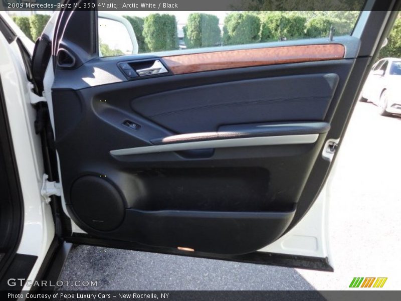 Arctic White / Black 2009 Mercedes-Benz ML 350 4Matic
