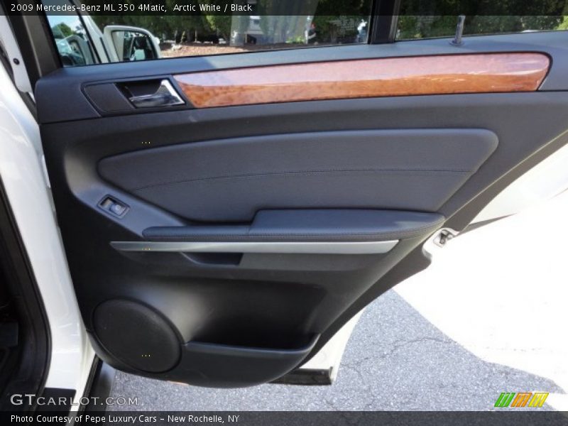 Arctic White / Black 2009 Mercedes-Benz ML 350 4Matic
