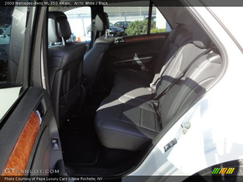 Arctic White / Black 2009 Mercedes-Benz ML 350 4Matic