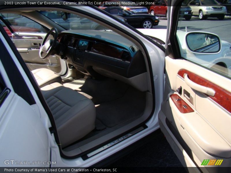 Ceramic White Tri Coat / Espresso/Medium Light Stone 2003 Lincoln Town Car Executive