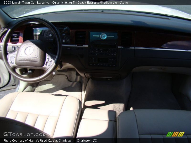 Ceramic White Tri Coat / Espresso/Medium Light Stone 2003 Lincoln Town Car Executive