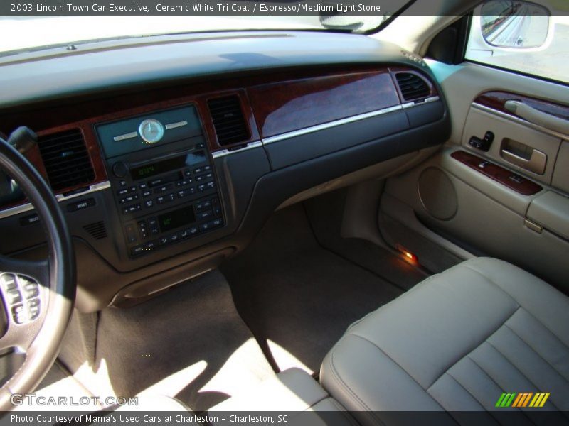 Ceramic White Tri Coat / Espresso/Medium Light Stone 2003 Lincoln Town Car Executive