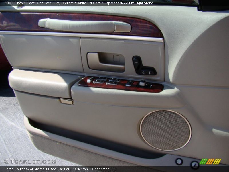Controls of 2003 Town Car Executive