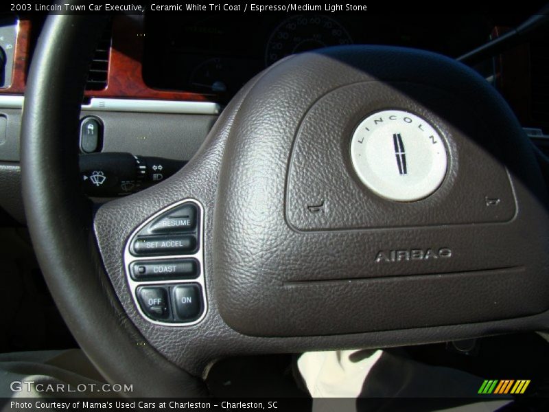 Ceramic White Tri Coat / Espresso/Medium Light Stone 2003 Lincoln Town Car Executive