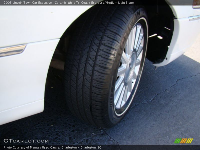 Ceramic White Tri Coat / Espresso/Medium Light Stone 2003 Lincoln Town Car Executive