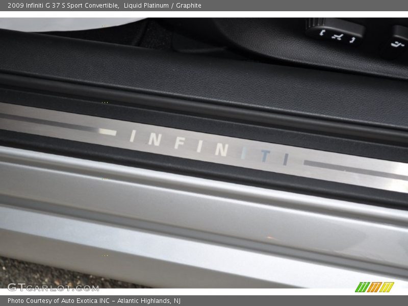  2009 G 37 S Sport Convertible Logo