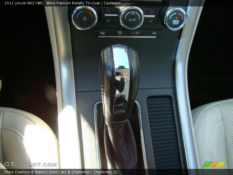 White Platinum Metallic Tri-Coat / Cashmere 2011 Lincoln MKS FWD