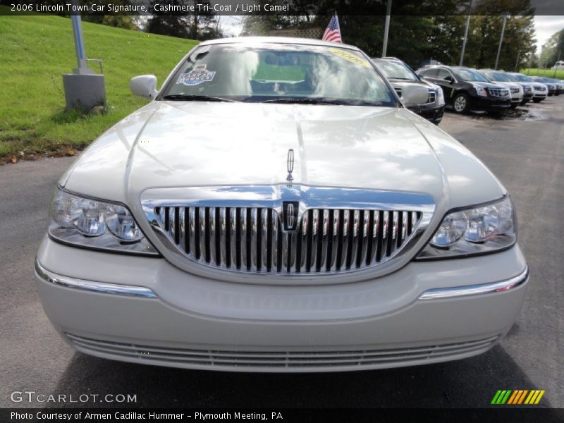 Cashmere Tri-Coat / Light Camel 2006 Lincoln Town Car Signature
