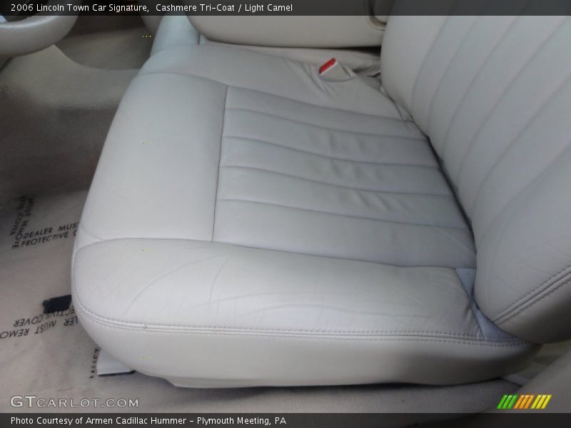 Cashmere Tri-Coat / Light Camel 2006 Lincoln Town Car Signature