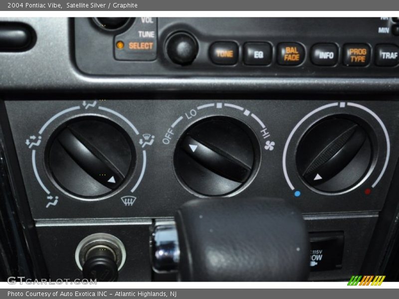 Satellite Silver / Graphite 2004 Pontiac Vibe