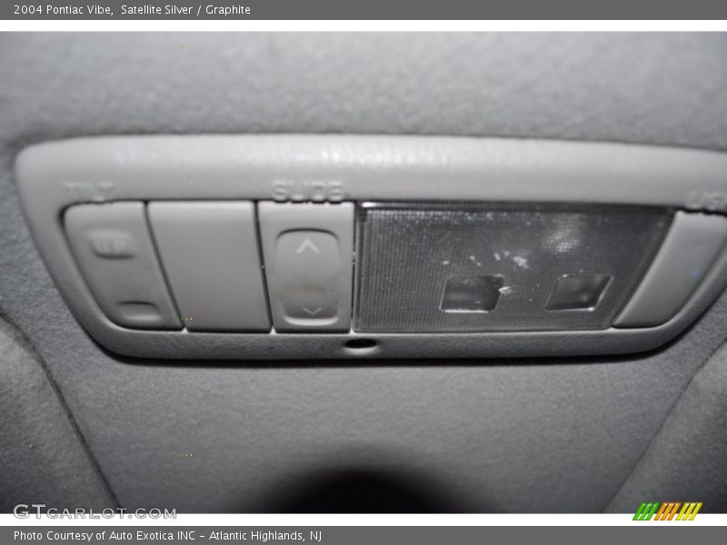 Satellite Silver / Graphite 2004 Pontiac Vibe
