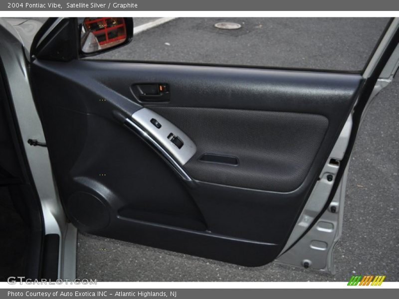 Satellite Silver / Graphite 2004 Pontiac Vibe
