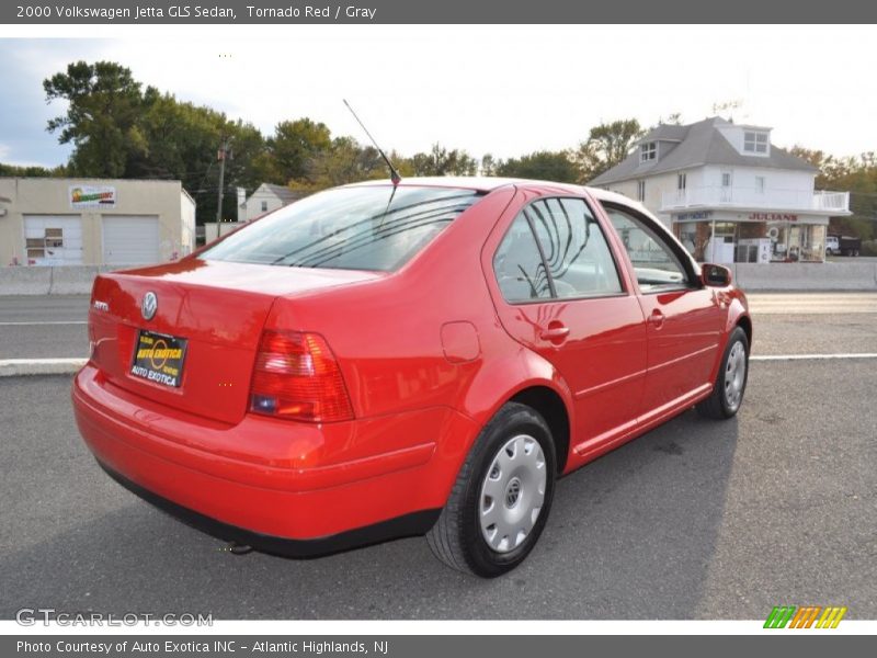 Tornado Red / Gray 2000 Volkswagen Jetta GLS Sedan