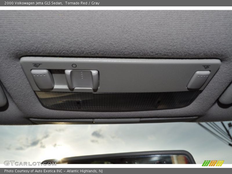 Tornado Red / Gray 2000 Volkswagen Jetta GLS Sedan