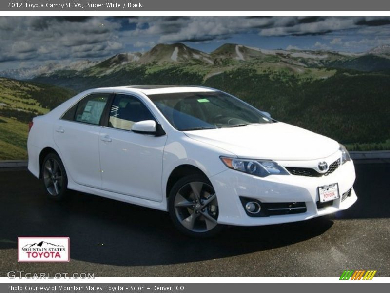 Super White / Black 2012 Toyota Camry SE V6