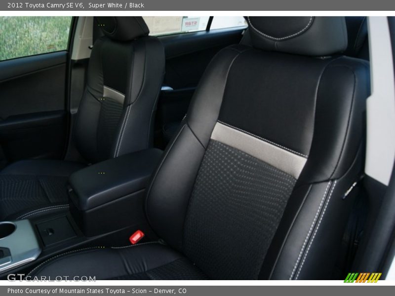 Super White / Black 2012 Toyota Camry SE V6
