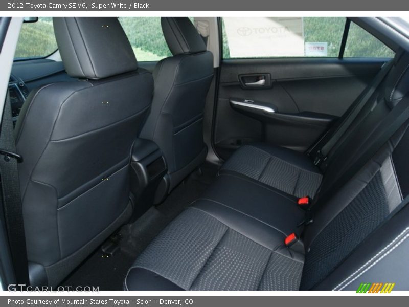 Super White / Black 2012 Toyota Camry SE V6